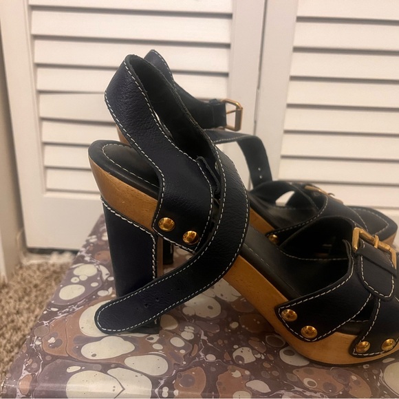 Zara wooden clog heel. - Picture 2 of 3